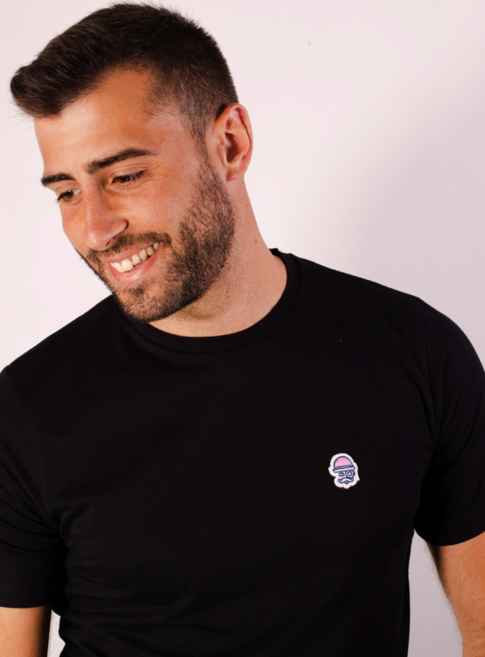Camiseta aplique negro