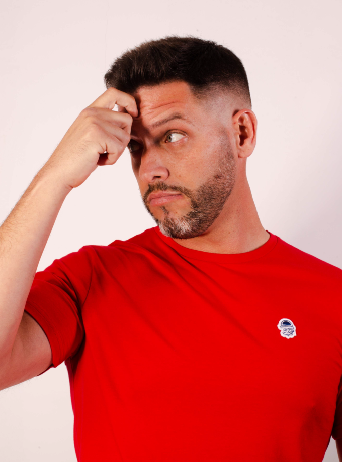 Camiseta aplique rojo